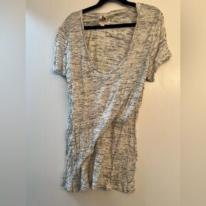 LA’t L'AGENCE Heathered Light Gray Scoop Neck Short Sleeve Tee